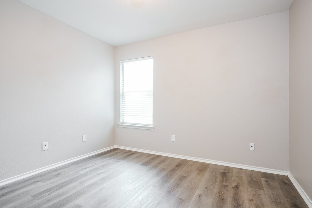 Building Photo - 1345 Meadowbrook Ln