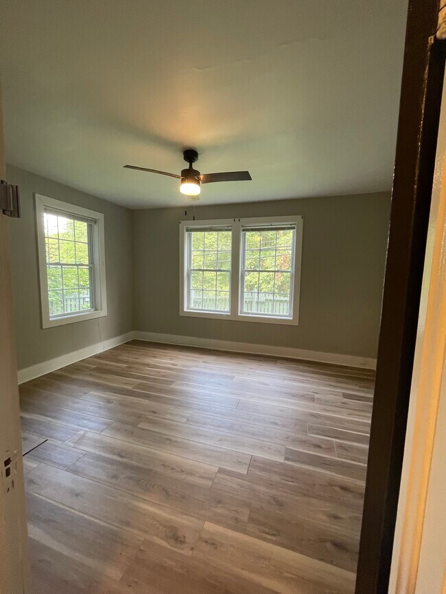 Master Bedroom Downstairs - 217 Old Turnpike Rd