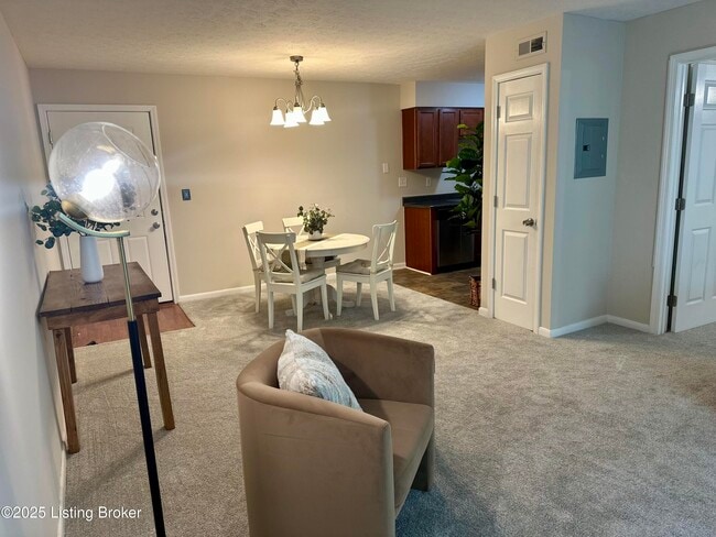 Building Photo - 219 Middletown Square