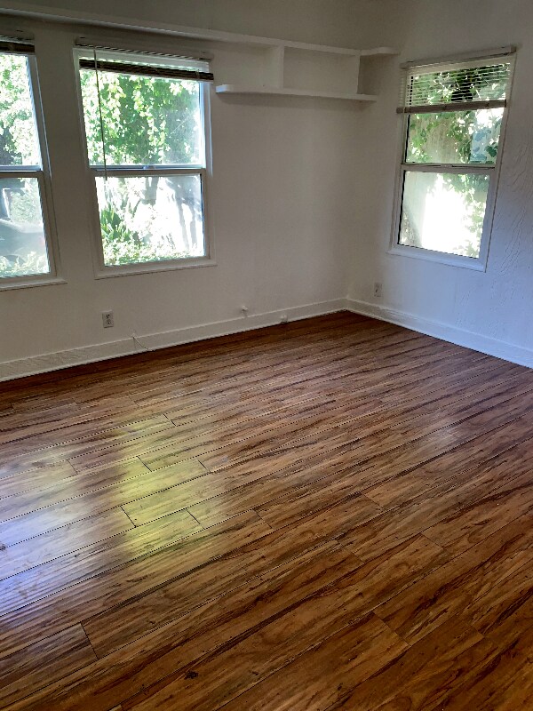 Building Photo - 2032 Vista Del Mar Ave