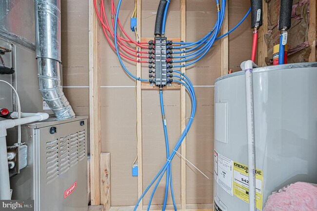 Building Photo - 2722 Sunset Ave