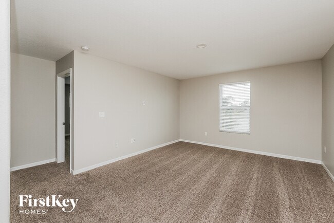 Building Photo - 10111 Crested Fringe Dr