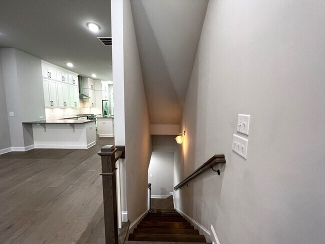 Building Photo - 4353 Parkside Pl