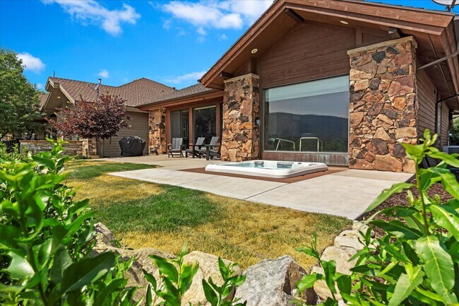 Building Photo - 4378 Sunrise Dr