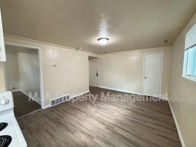 Building Photo - 1379 W 900 S