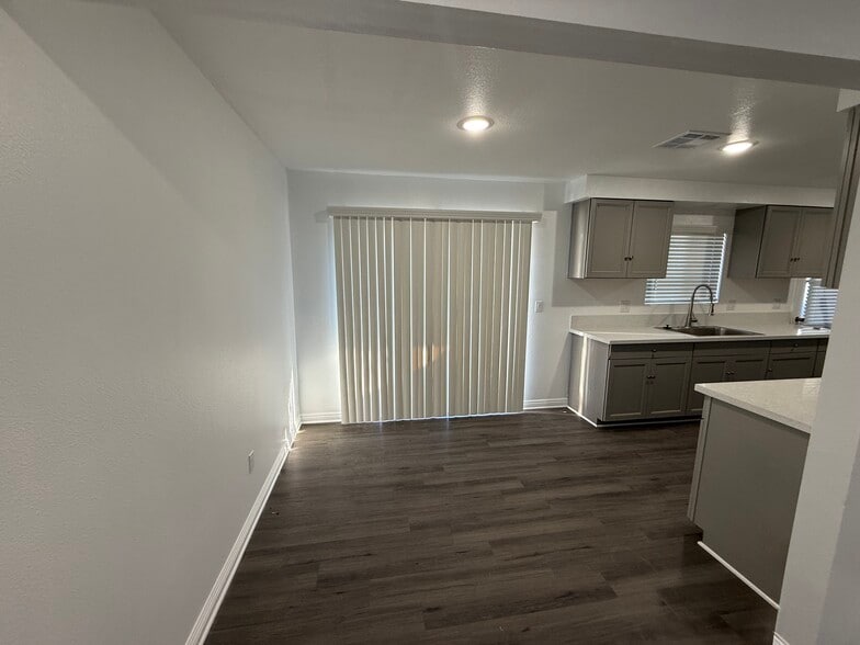 Building Photo - 41041 Alder Ave