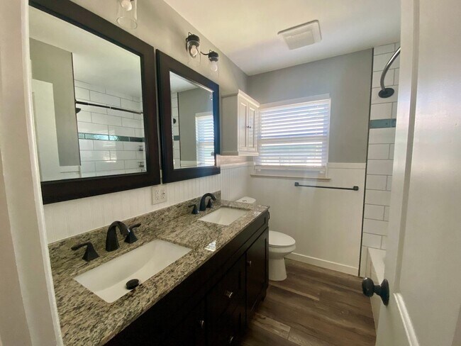 Building Photo - 2 Bedroom Single Family Home in Denver