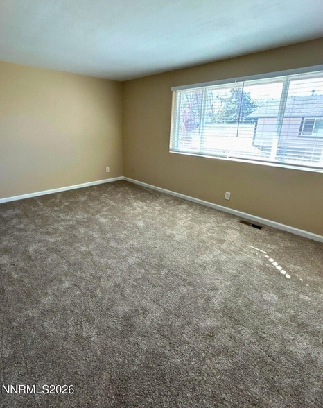 Building Photo - 835 Ridgewood Dr