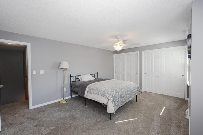 Building Photo - 5 Gleneagle Dr