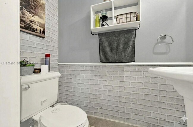 Building Photo - 10810 NW 7th St