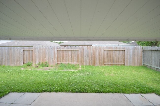 Building Photo - 8311 Kingsbridge Meadow Dr