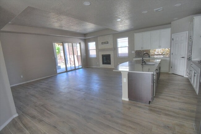 Building Photo - Amazing Voltera Home