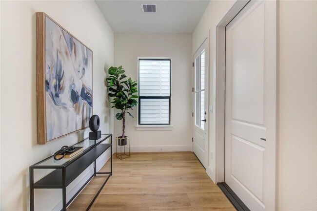 Building Photo - 6121 Pacific Frst Dr