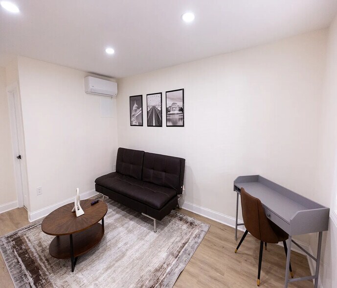 Building Photo - 1537 1st St SW