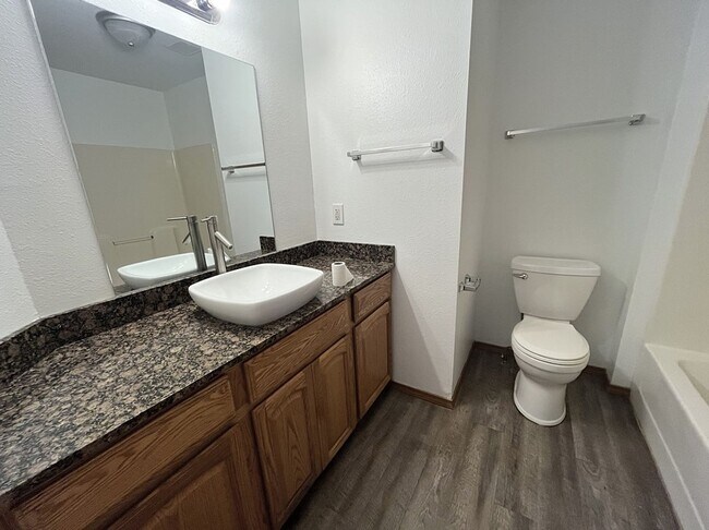 Building Photo - LEASING