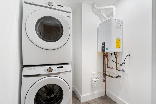 Building Photo - 527 Union Ave