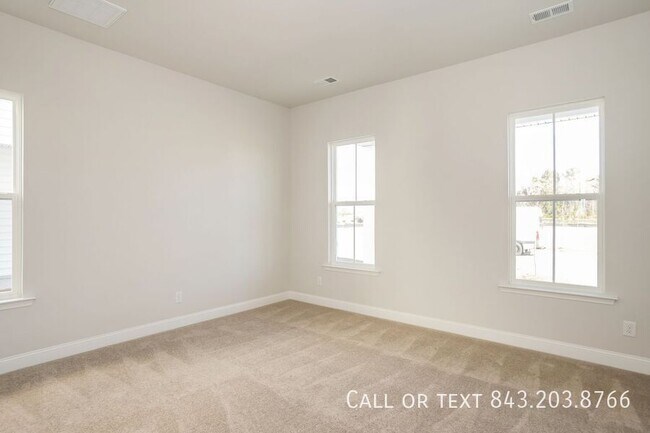 Building Photo - 1004 Yucca St