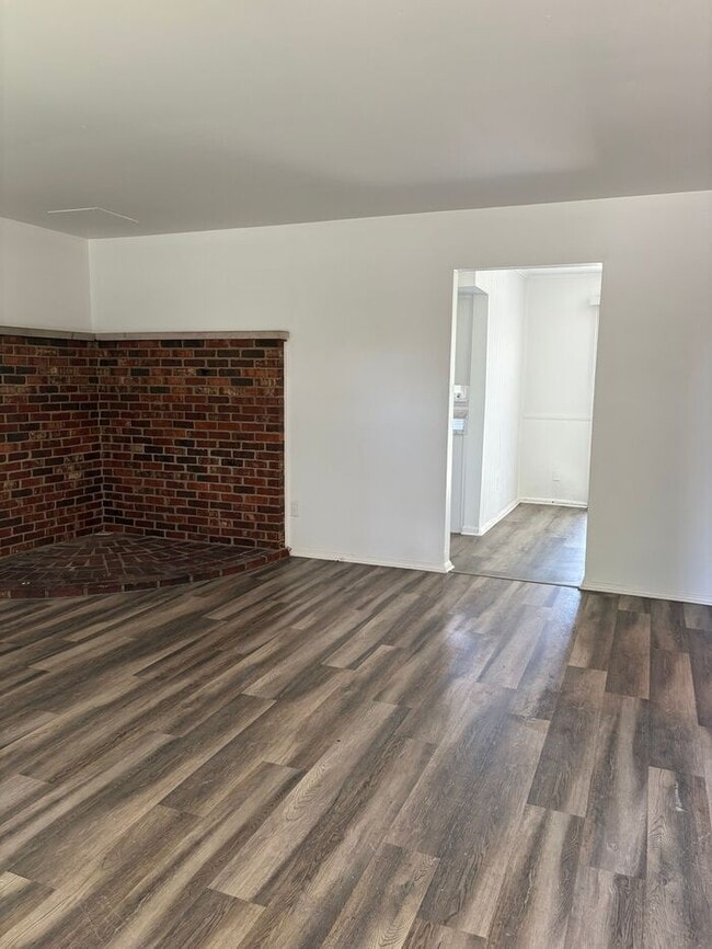 Building Photo - Charming 3 beds 2 baths in Columbus!