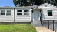 Building Photo - Charming Single-Family Home