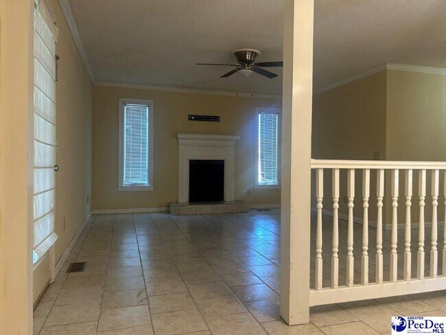 Building Photo - 462 Bellingham Ct