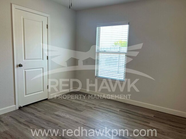 Building Photo - 2387 Oakmont Ln