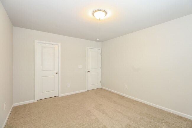 Building Photo - 7268 Bellacroft Dr