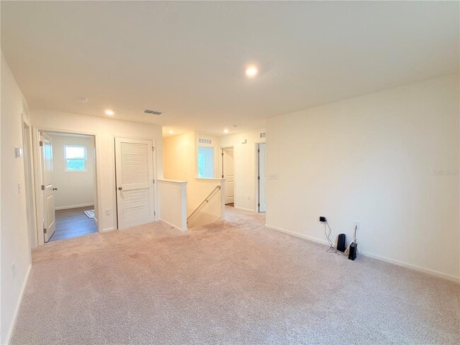 Building Photo - 733 James Ct