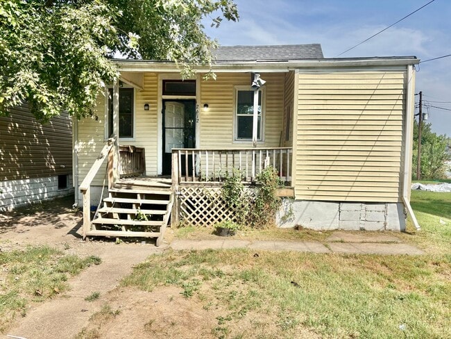 Building Photo - 2612 Hale Ave