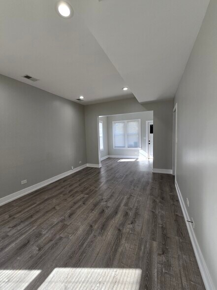 Building Photo - 1231 Clinton Ave