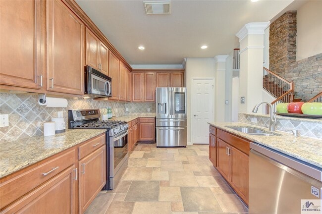 Primary Photo - 5127 Shadow Breeze Ln