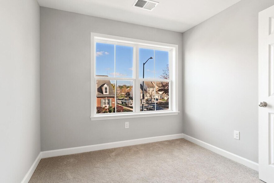 Building Photo - 504 Wheatley Dr