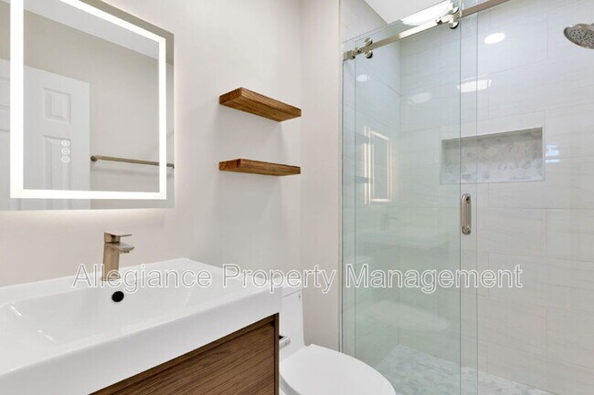 Building Photo - 6630 Medinah Ln