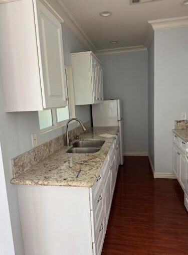 Primary Photo - 2976 Glenmanor Pl
