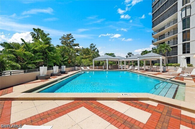 Building Photo - 6075 Pelican Bay Blvd