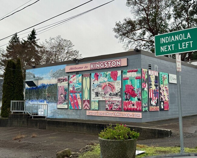 Building Photo - In town Kingston, walking distance to the Seattle and Edmonds ferry, main floor condo