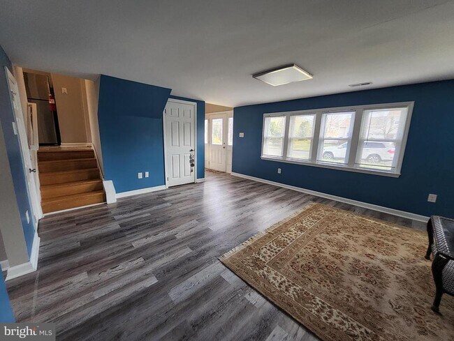 Building Photo - 208 Pelham Rd S