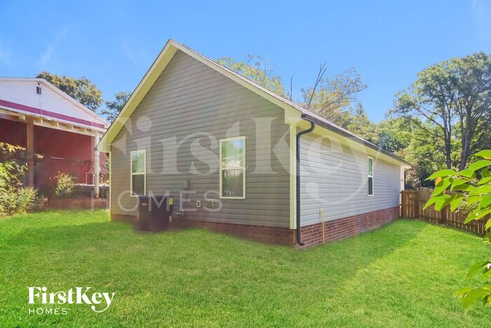 Building Photo - 625 Wilson St