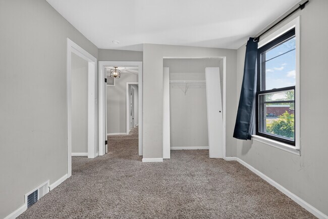 Building Photo - 7945 W 91st St
