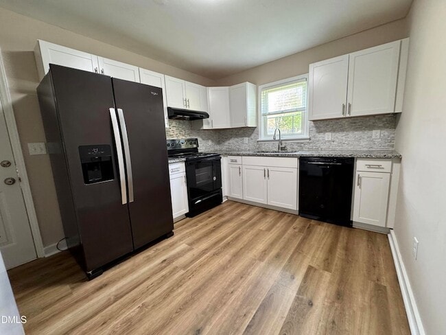 Building Photo - 52 Eastwood St