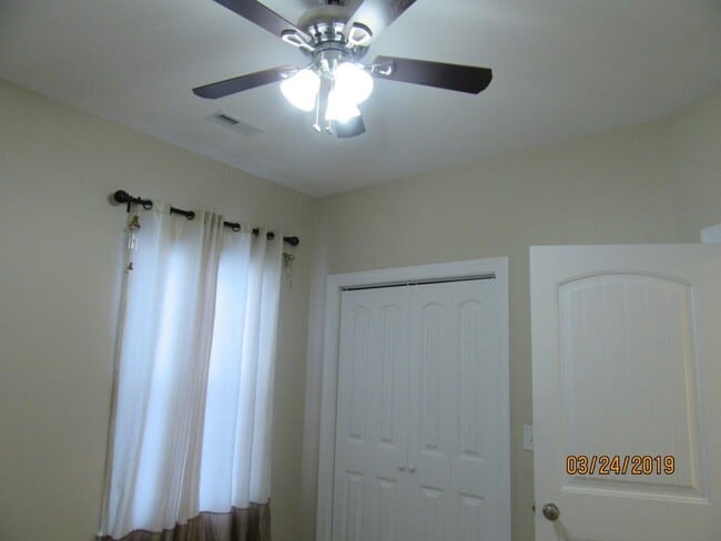 Building Photo - 104 Belclare Way