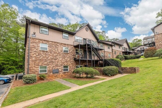 Building Photo - Live Larger Near Emory — Spacious 2-Bedroom with 1.5 Baths | 936 SF