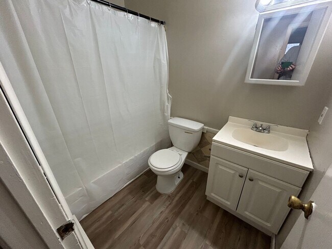 Building Photo - 1618 Milburn Ave