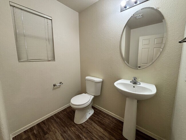 Building Photo - 1051 W Sea Lion Dr