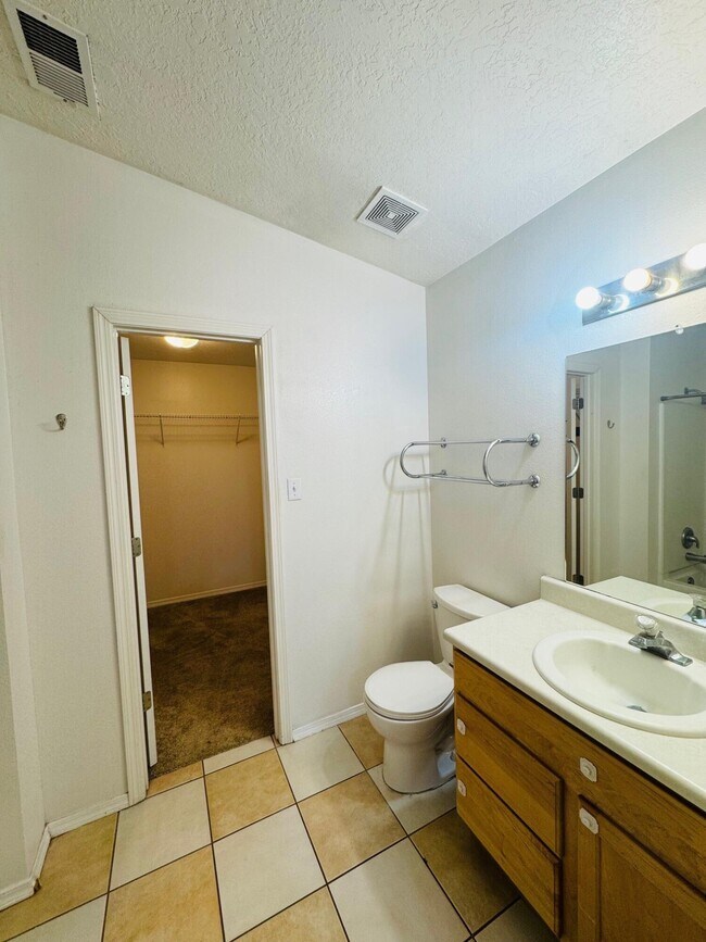 Building Photo - 505 Glacier Bay St SE