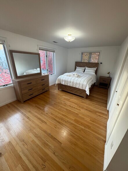 Building Photo - 309 Beacon St