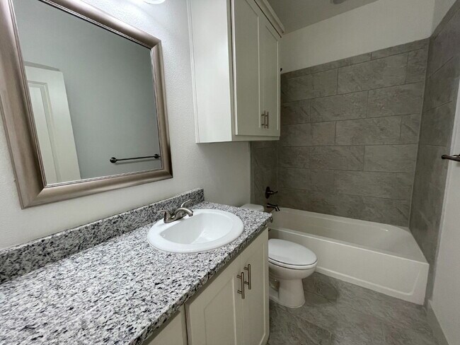 Building Photo - Recently Built 4/2/2 in Frenship ISD!