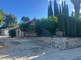 Building Photo - 2449 Florencita Dr W