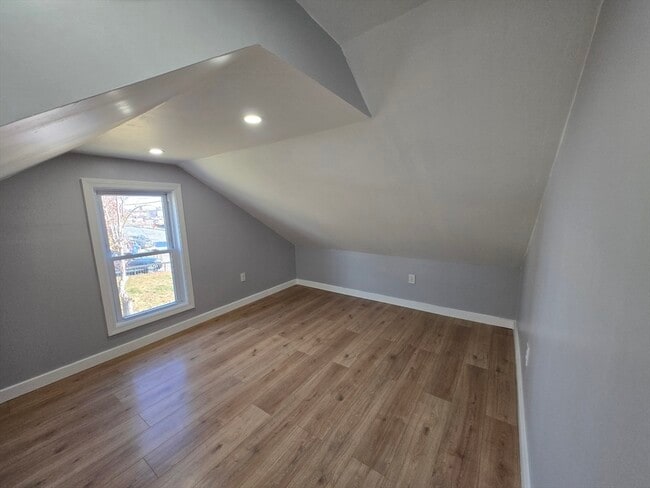 Building Photo - 45 Oak St