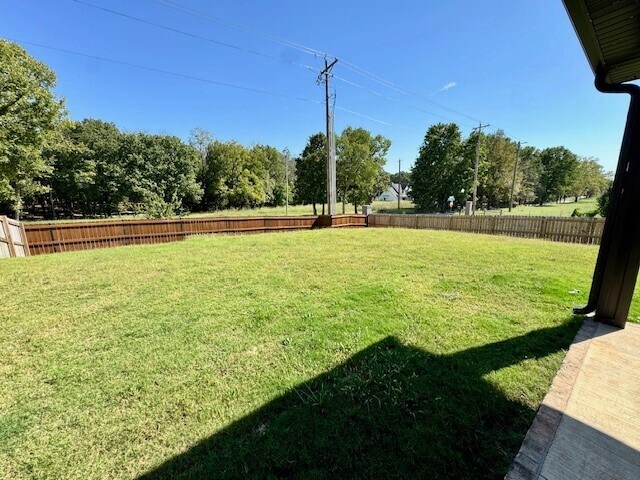 Building Photo - 3909 SW Pecan Cir