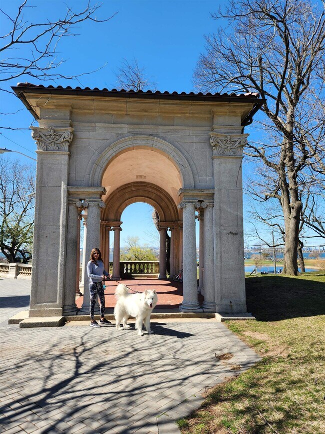Building Photo - 120 W 44th St